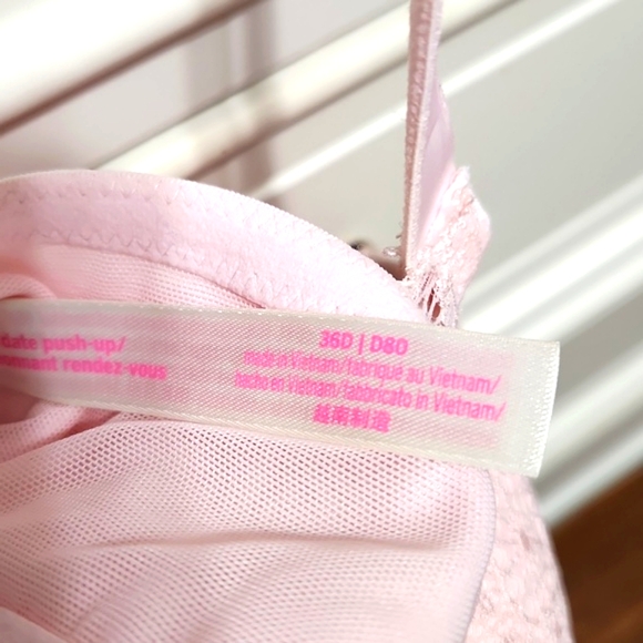 VS. PINK BRA - Picture 6 of 9